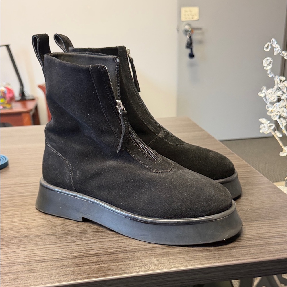 Men's Black Zipper Boots